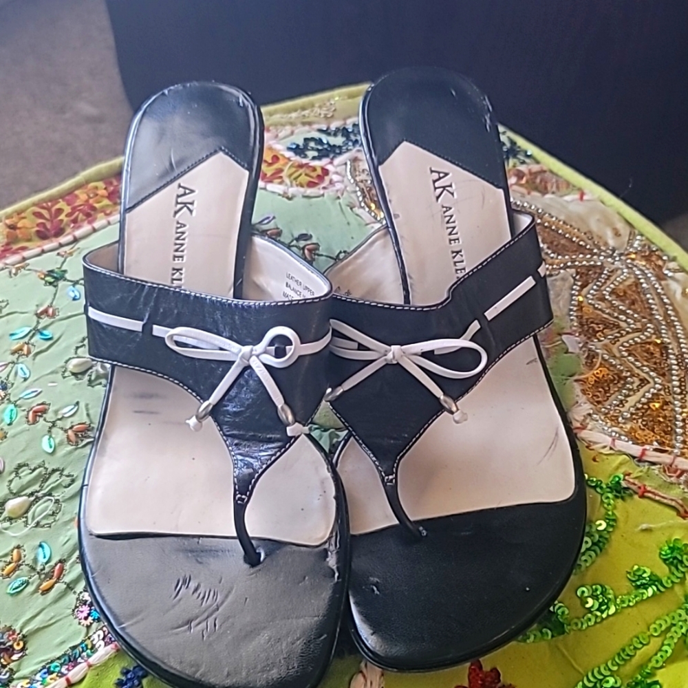 Anne Klein Kitten Heal Like New Sandal Sz 8.5
